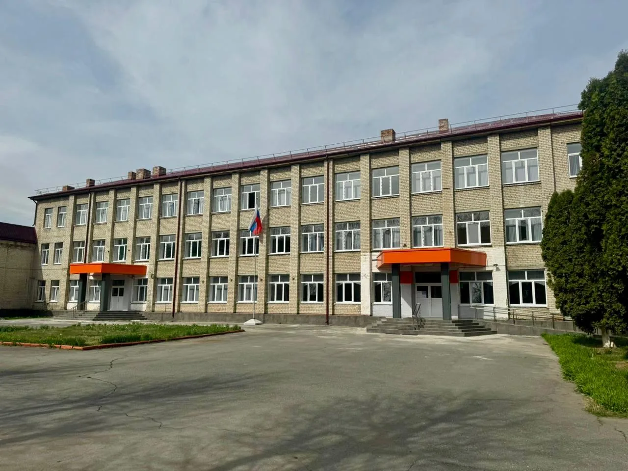 МБОУ СОШ №15 им. Героя Советского Союза Мильдзихова Х.З..